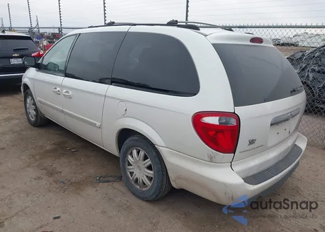 2005 Chrysler Town & Country Touring z USA, uszkodzony, nr VIN 2C4GP54L85R250983